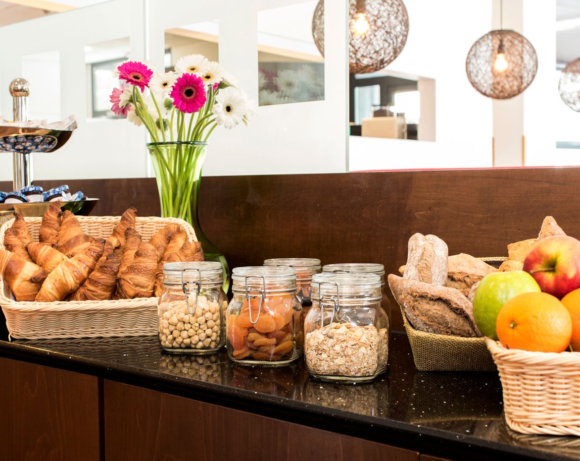 EH---HECI---RESTAURANT---BREAKFAST---1.jpg