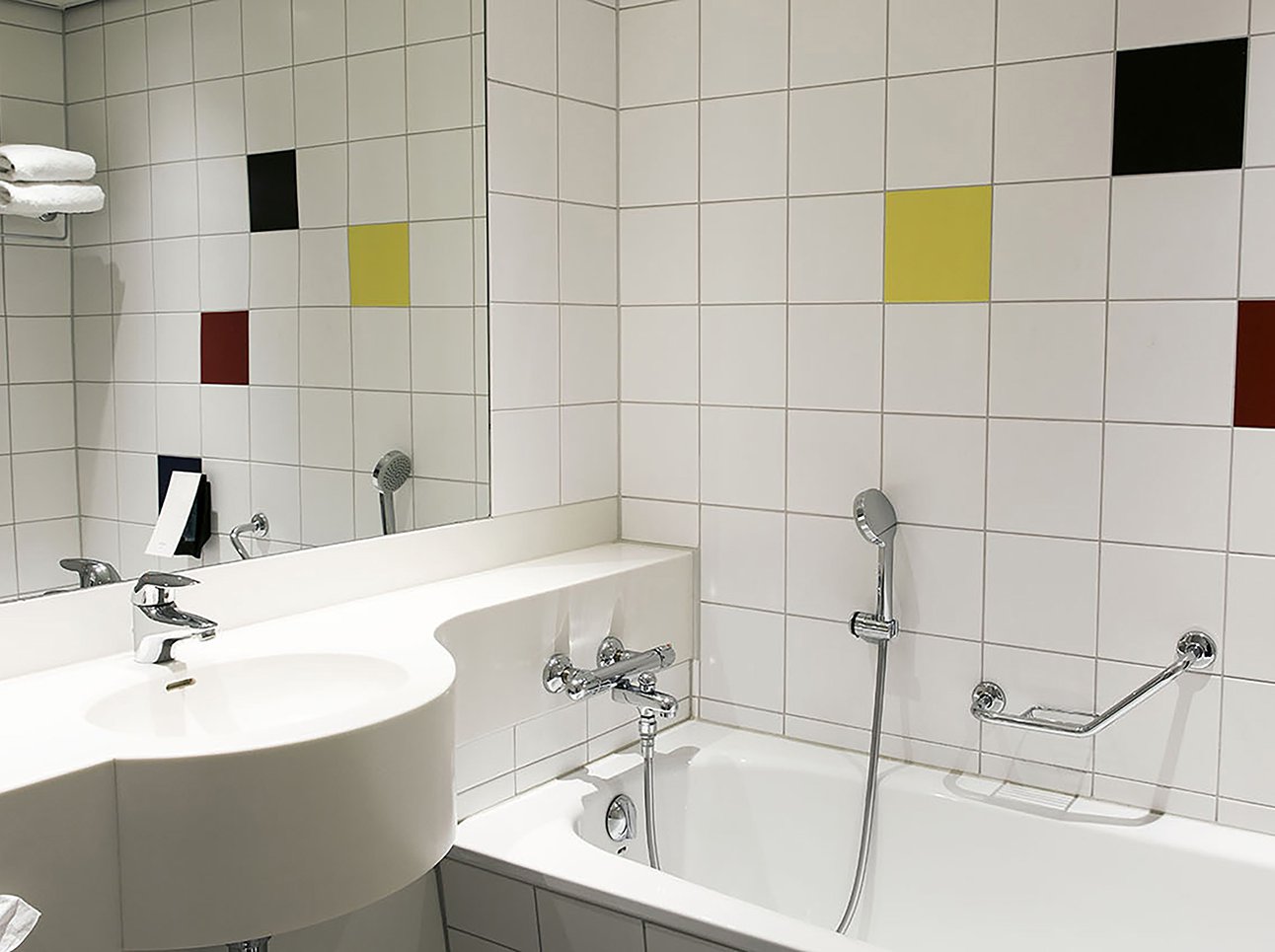 EH - City Hotel Hengelo - Badkamer - 3.jpg