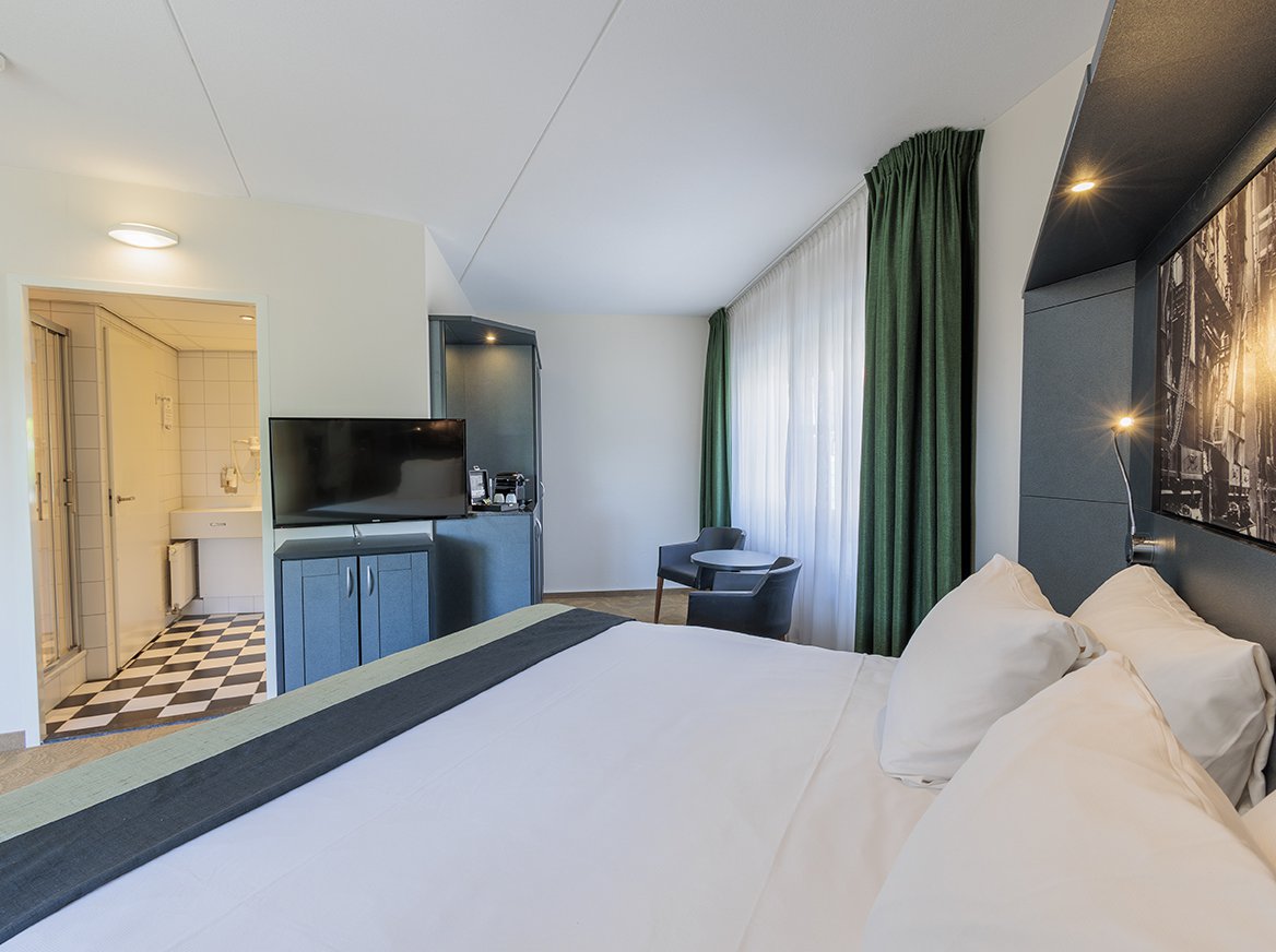 EH - City Hotel Hengelo - Junior Suite - 04.jpg