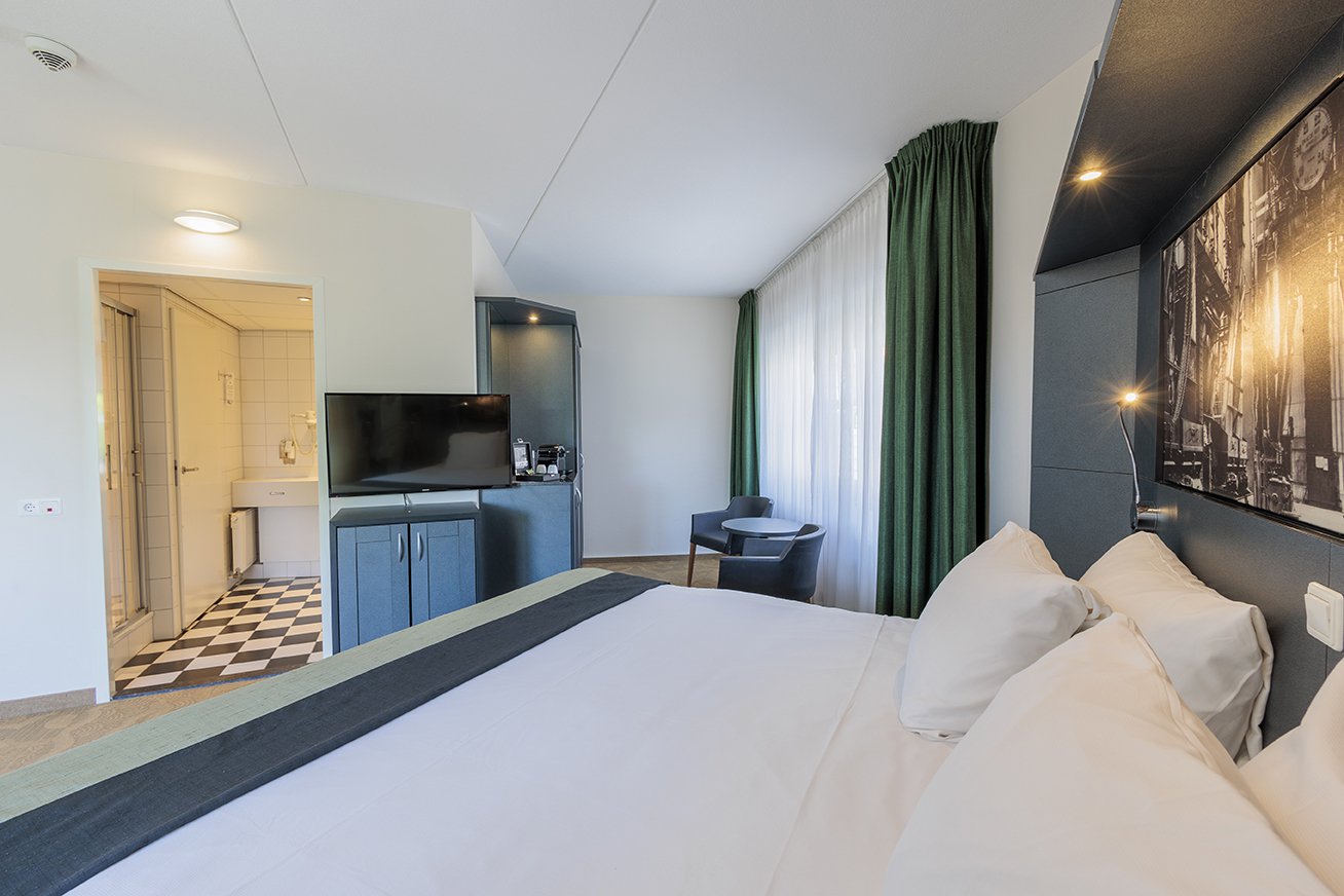 EH - City Hotel Hengelo - Junior Suite - 04.jpg