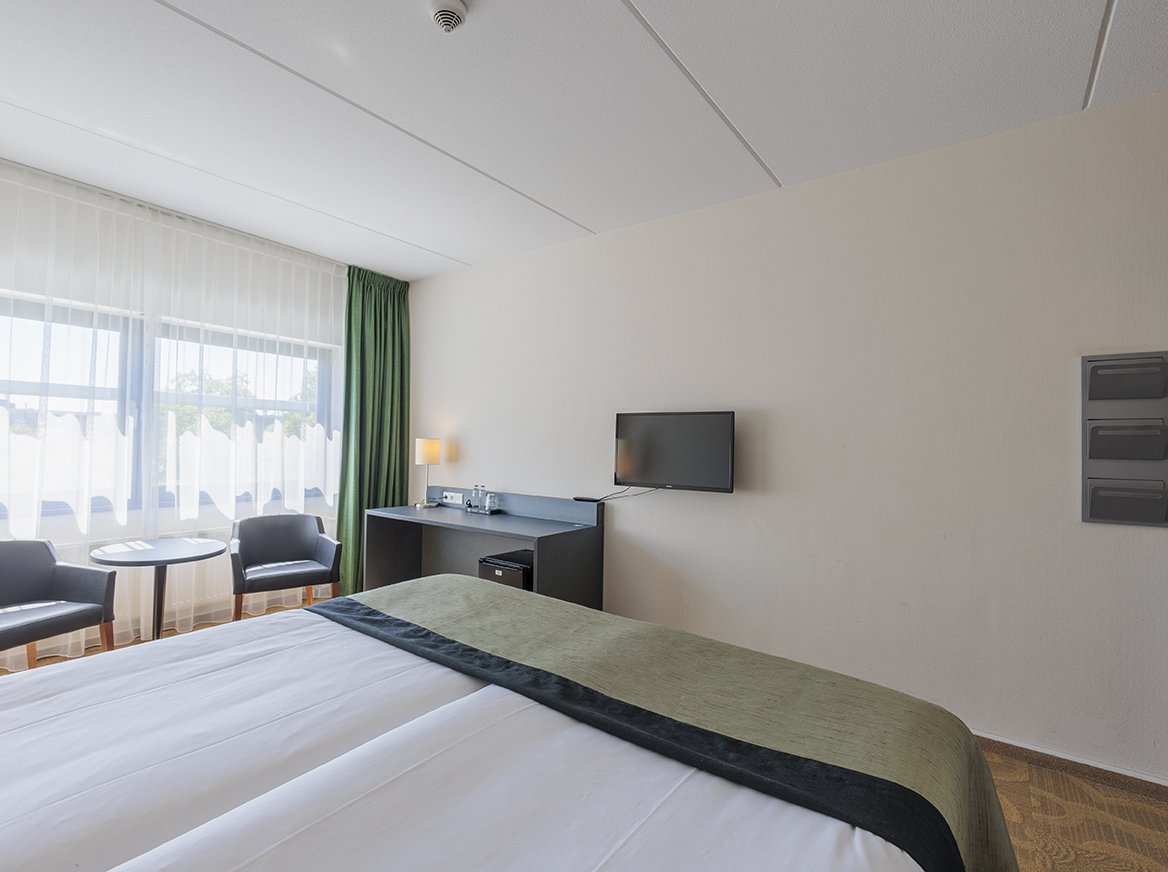 EH - City Hotel Hengelo - Twin - 04.jpg