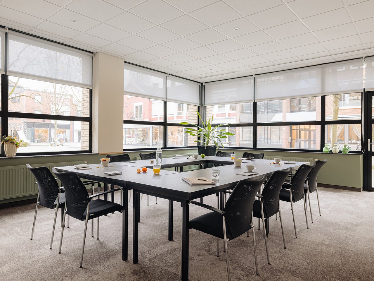 4 hour meeting package